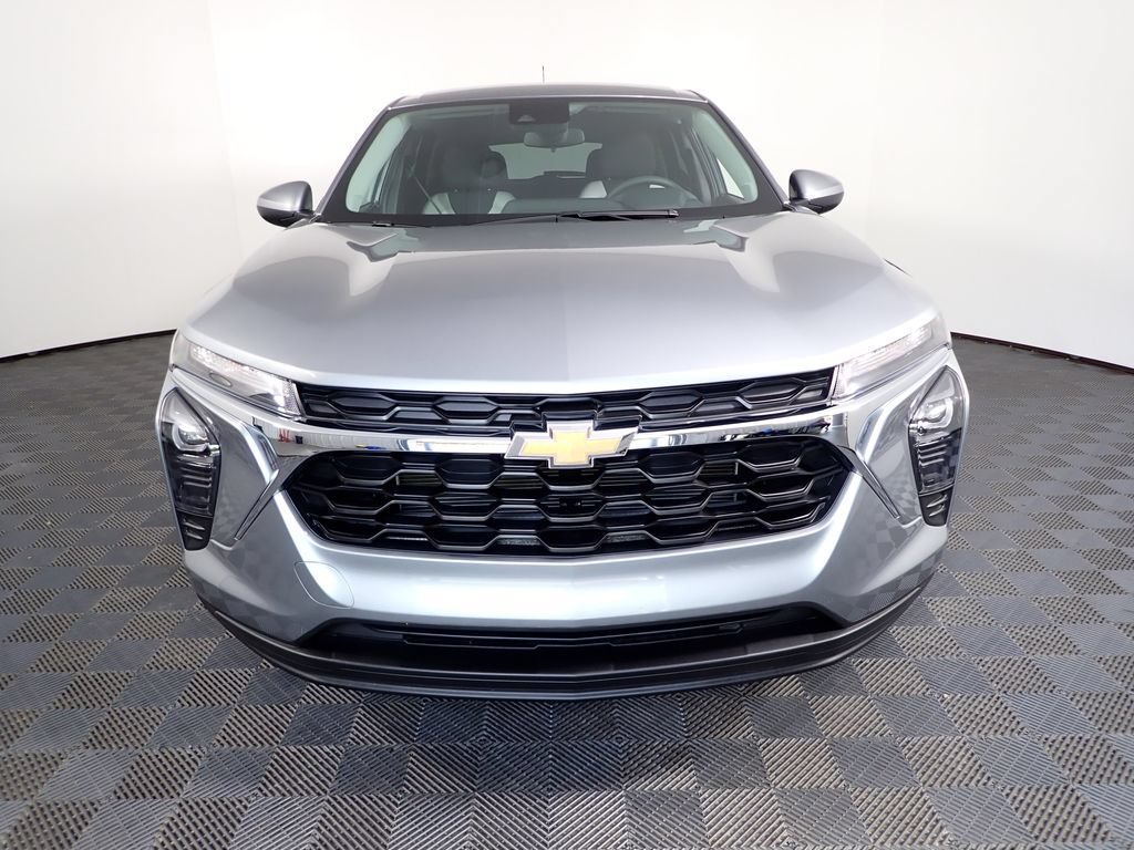 New 2026 Chevrolet Trax LS w/ LS Convenience Package FWD image 8