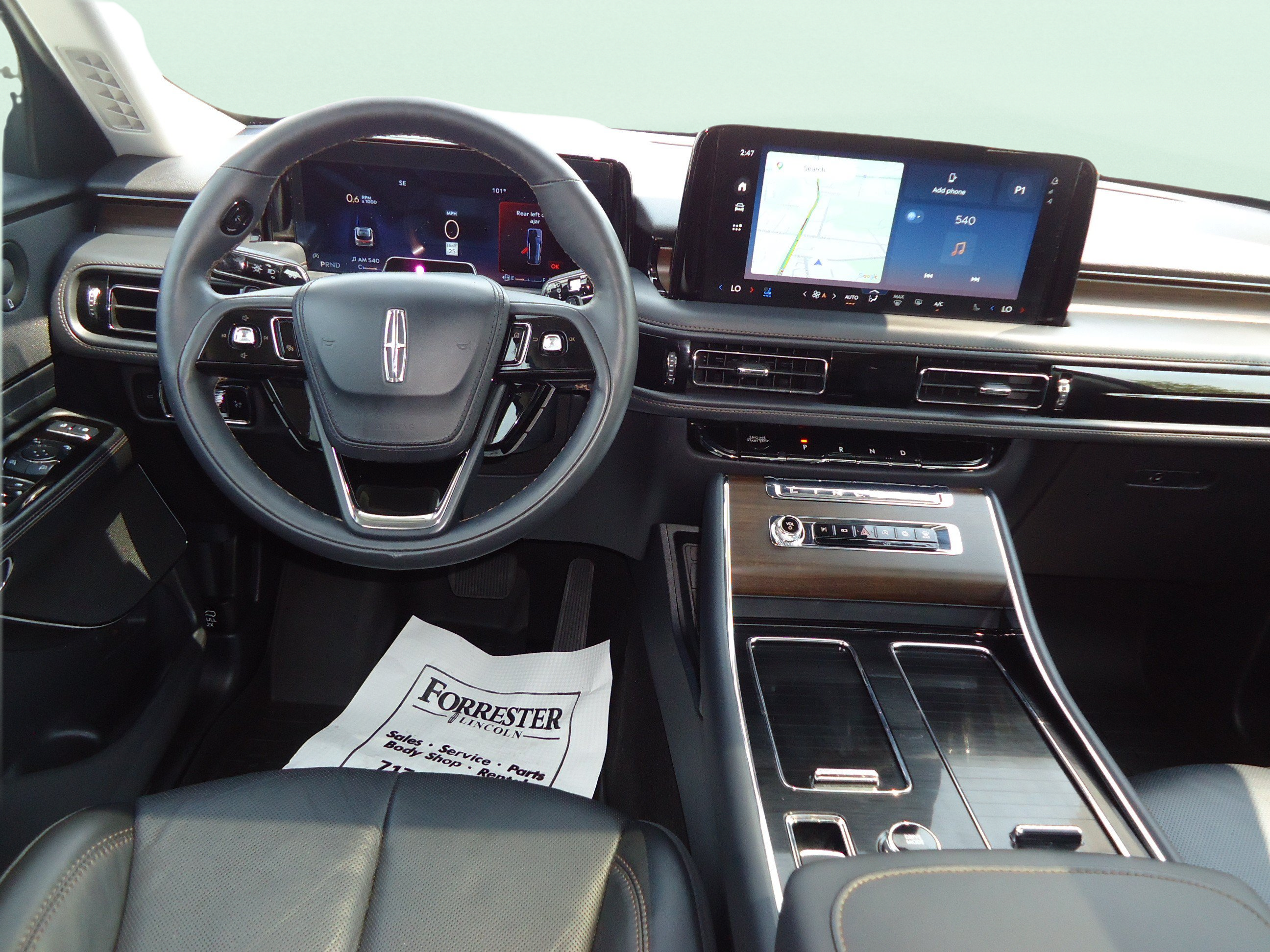 Certified 2025 Lincoln Aviator Reserve w/ Jet Appearance Package AWD/4WD image 11