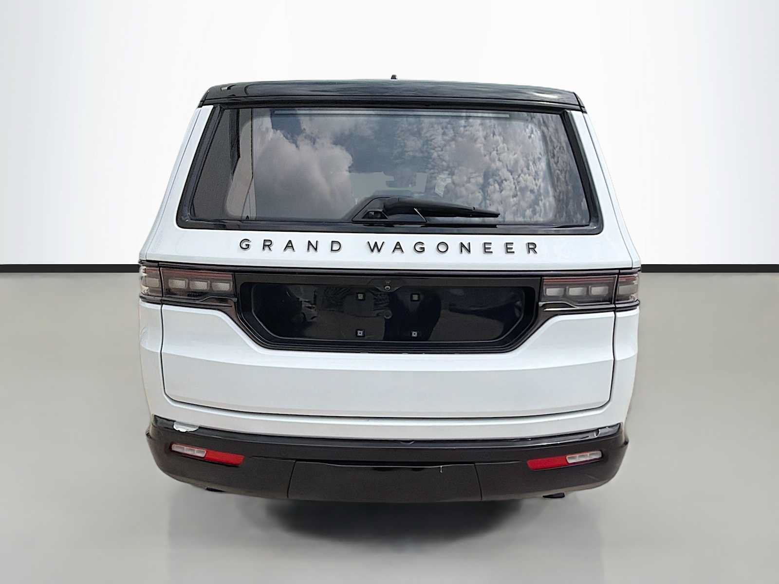 Used 2024 Jeep Grand Wagoneer Series III w/ Quick Order Packagew 28T AWD/4WD image 4