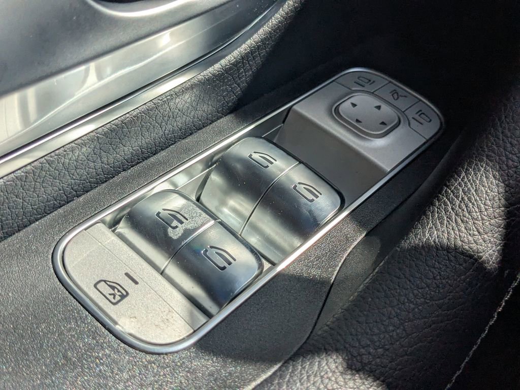 Certified 2025 Mercedes-Benz GLE 450e 4MATIC image 11