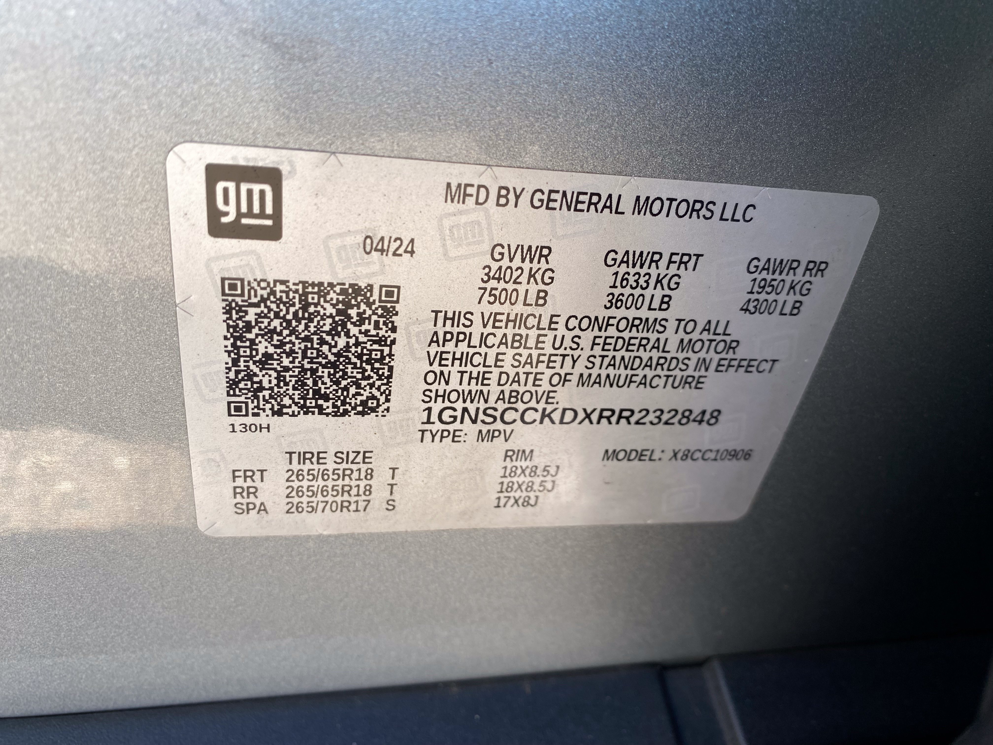 Used 2024 Chevrolet Suburban LT RWD image 35