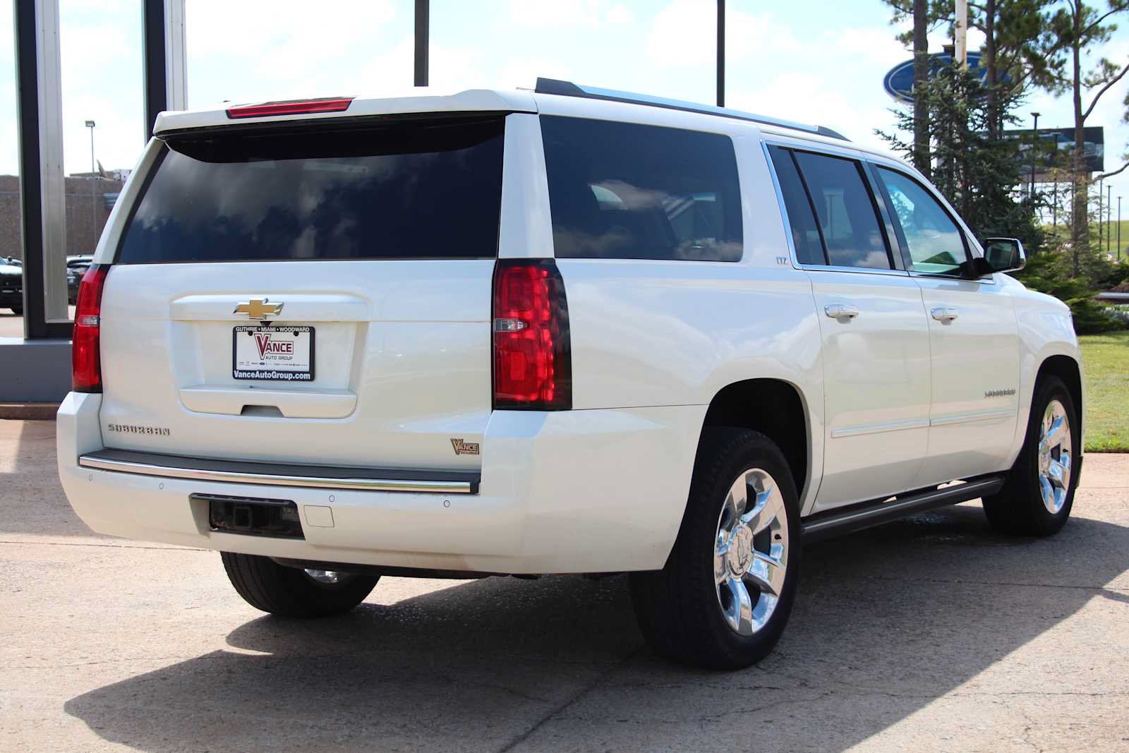 Used 2015 Chevrolet Suburban LTZ AWD/4WD image 12