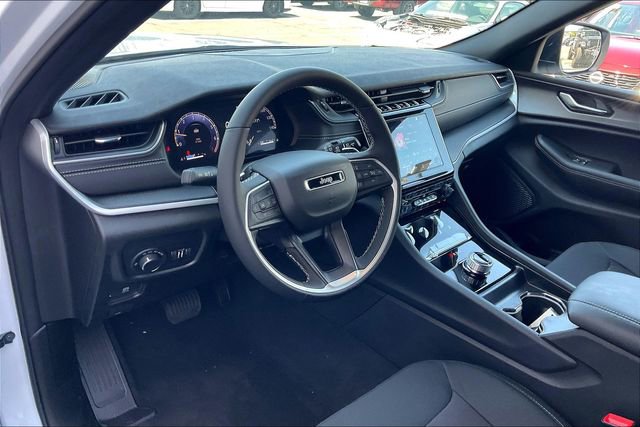 New 2025 Jeep Grand Cherokee Laredo X w/ Luxury Tech Group I image 6