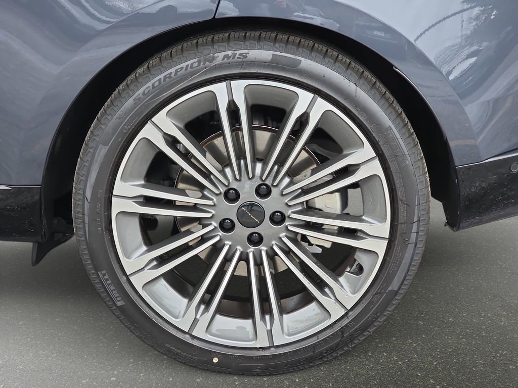 New 2026 Land Rover Range Rover SE image 35