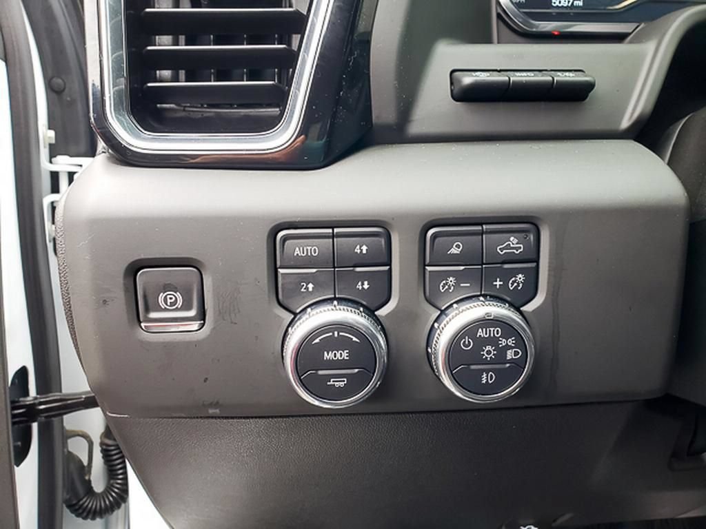 Used 2025 GMC Sierra 3500 Denali w/ Denali Reserve Package AWD/4WD image 17