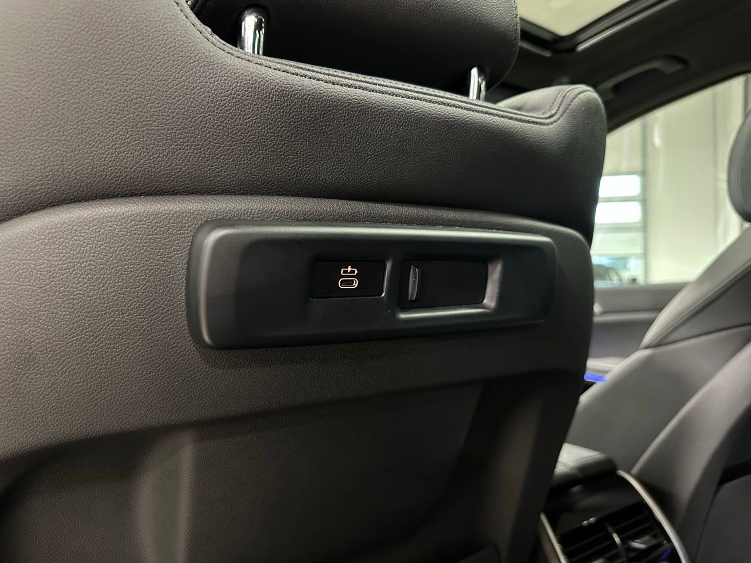 Used 2021 BMW X5 xDrive40i w/ Convenience Package AWD/4WD image 39