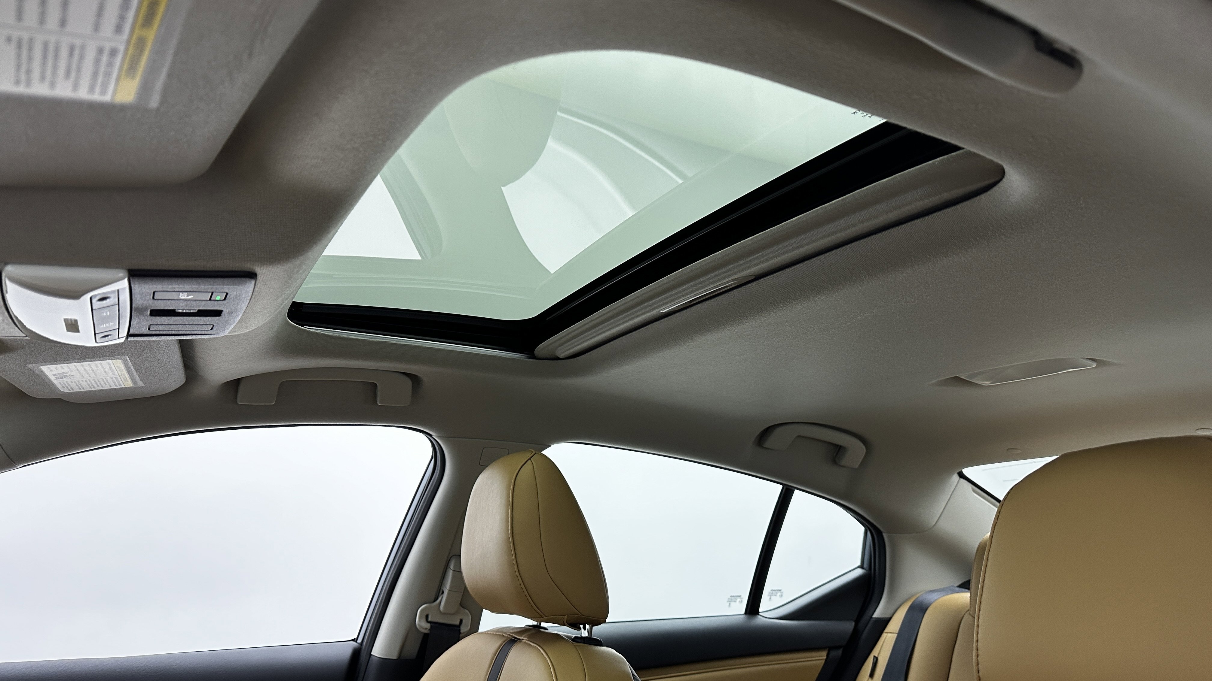 Used 2025 Nissan Sentra SV w/ SV Premium Package image 5