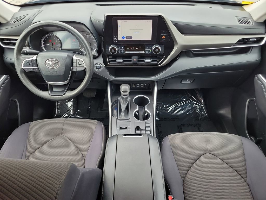 Used 2023 Toyota Highlander LE image 14