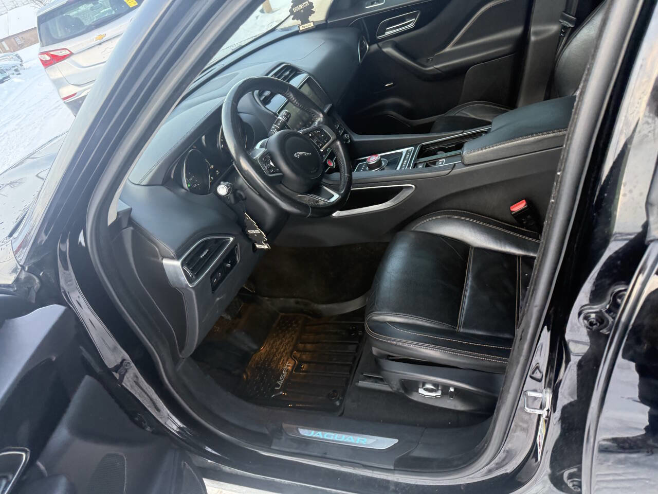 Used 2020 Jaguar F-PACE Prestige image 24