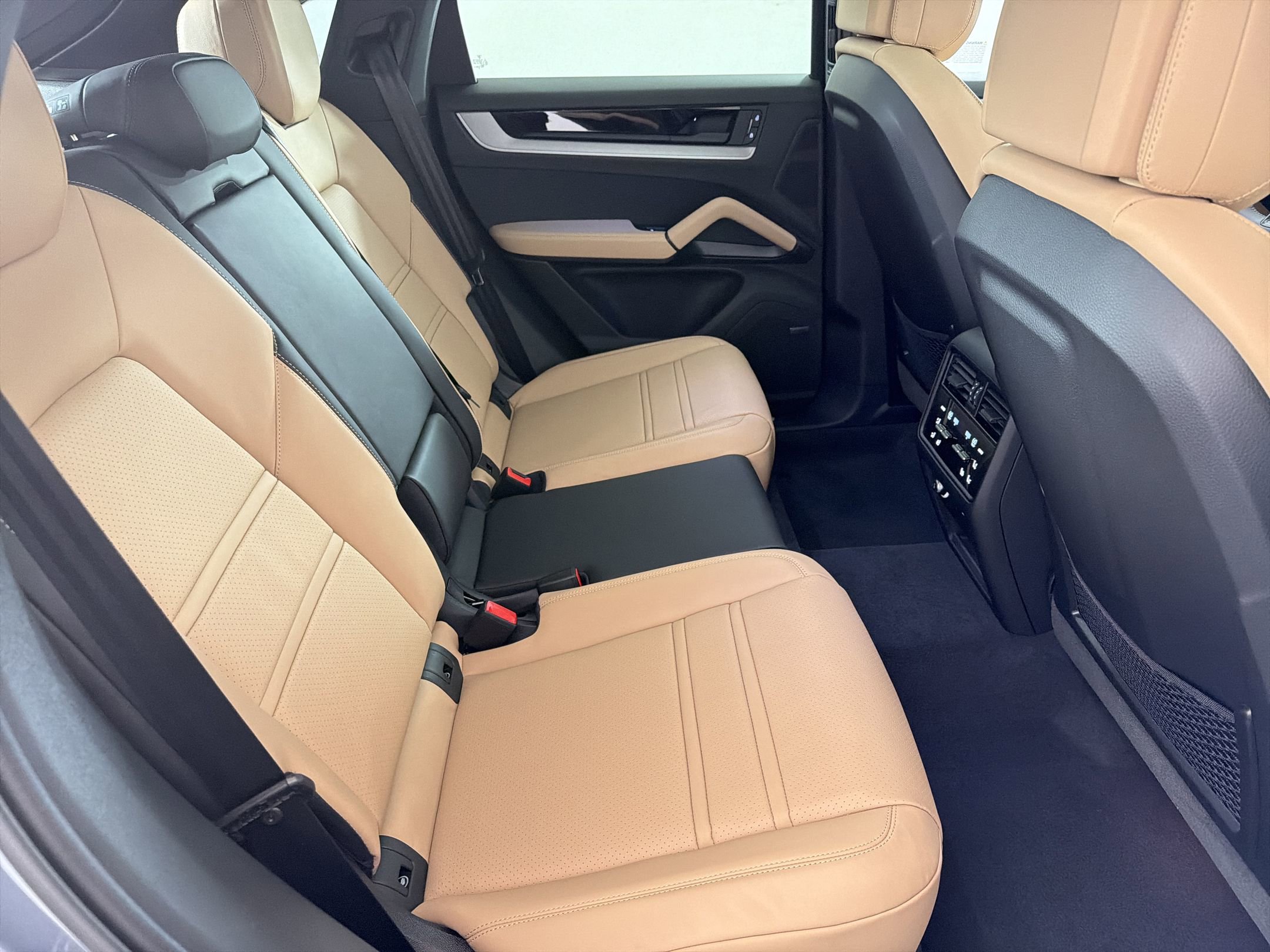 New 2026 Porsche Cayenne Coupe image 33