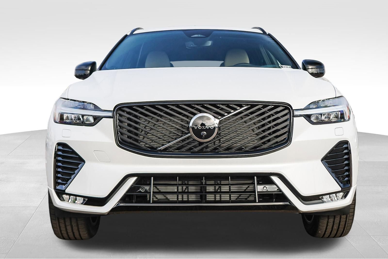 New 2026 Volvo XC60 B5 Plus w/ Climate Package image 2