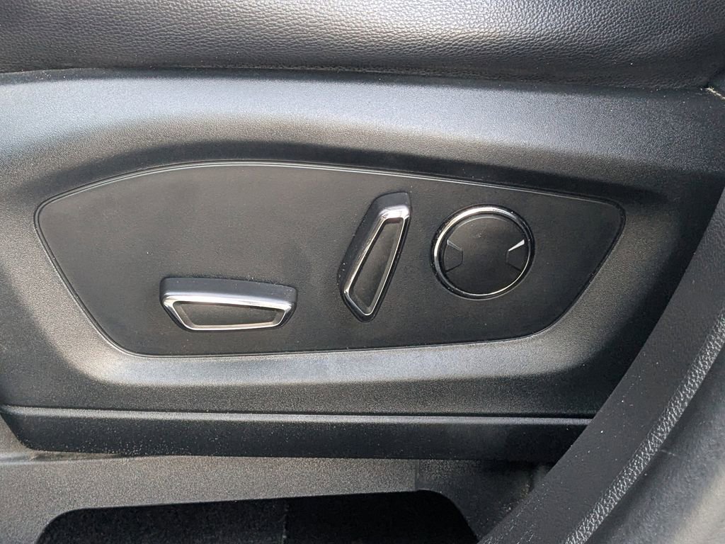 Used 2020 Ford Explorer Limited image 17