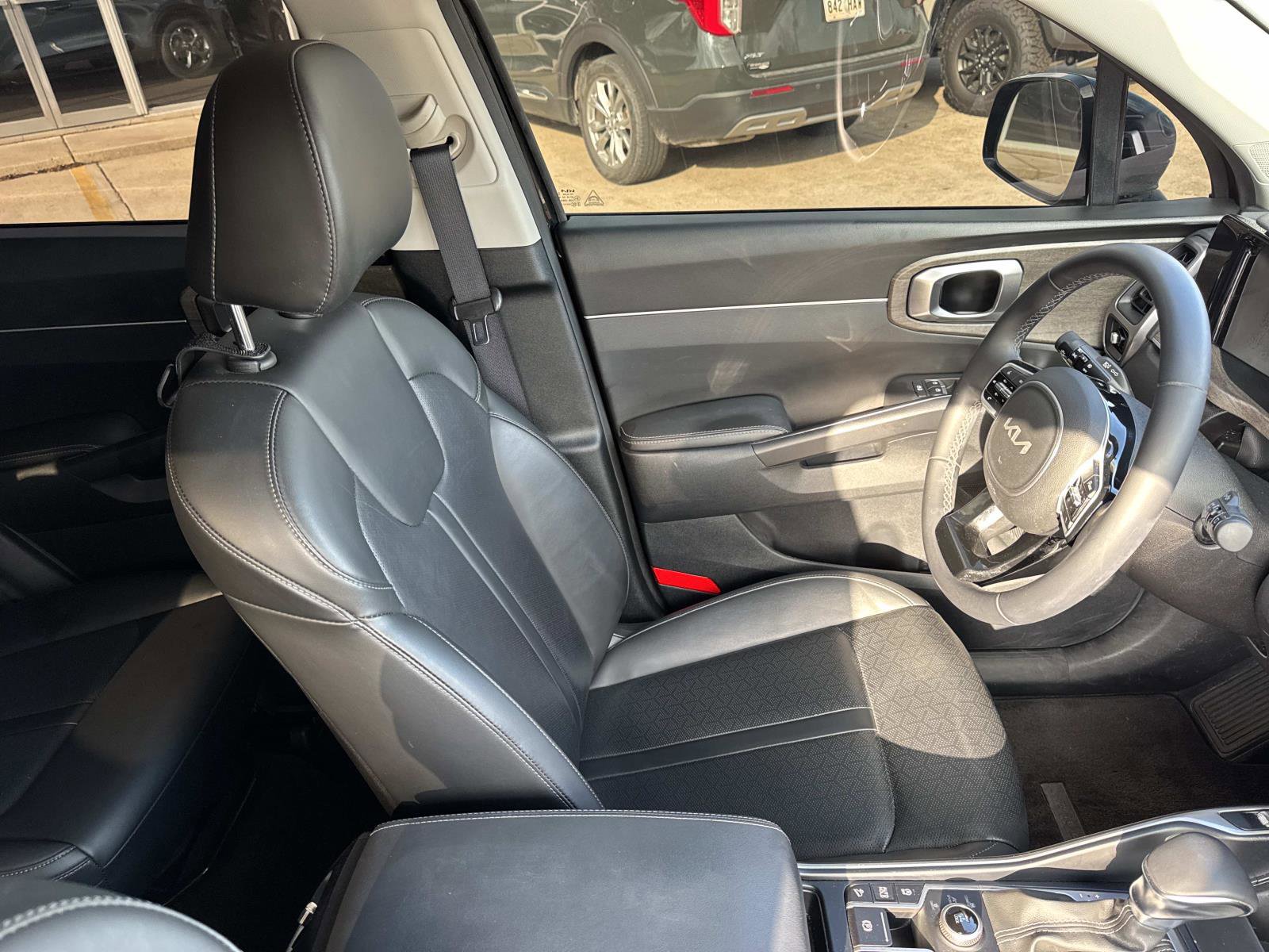 Used 2023 Kia Sorento X-Line EX image 8