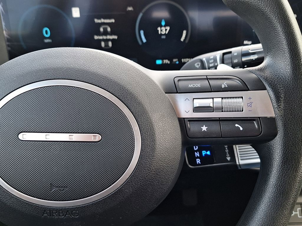 Certified 2024 Hyundai Kona SE image 17