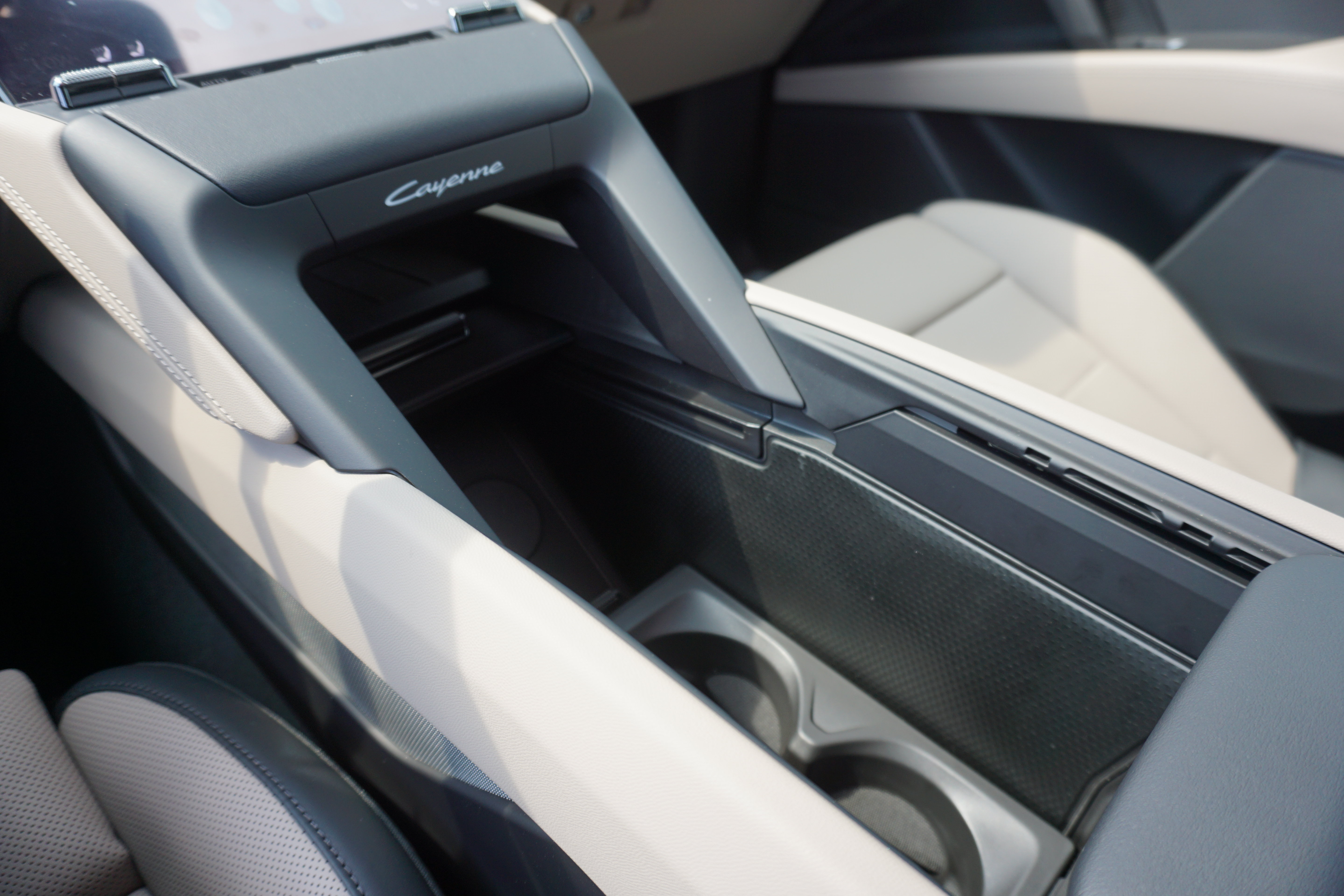 New 2026 Porsche Cayenne Electric AWD/4WD image 18