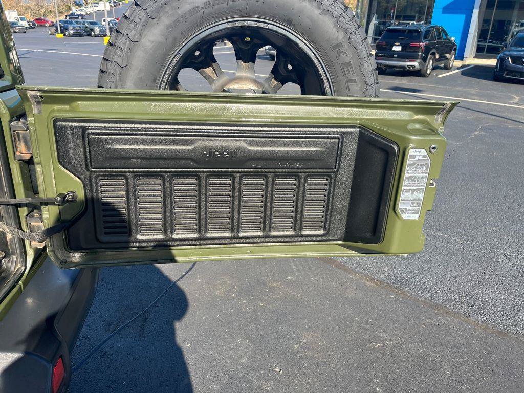 Used 2021 Jeep Wrangler Unlimited Sahara AWD/4WD image 24