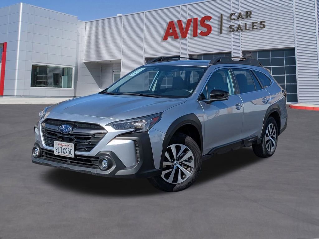 Used 2025 Subaru Outback Premium image 1