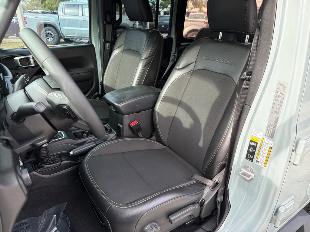 Used 2023 Jeep Wrangler Sport image 31