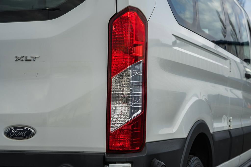 Used 2015 Ford Transit 350 XLT image 7