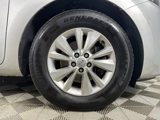 Used 2016 Kia Sedona LX image 9