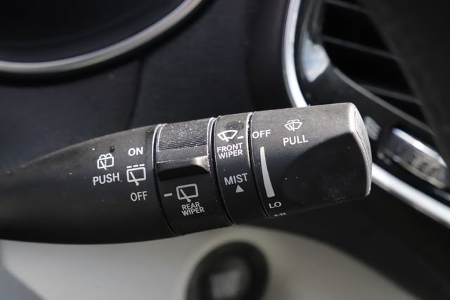 Used 2019 Jeep Cherokee Limited AWD/4WD image 36