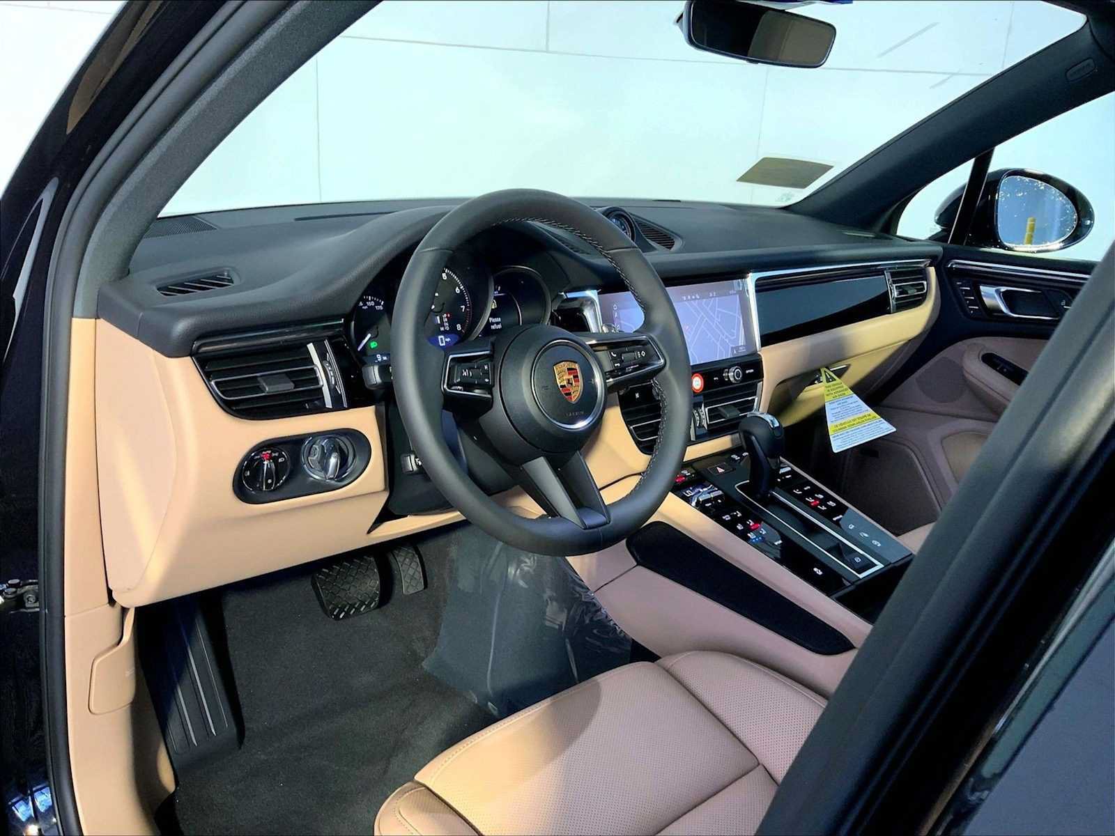 New 2026 Porsche Macan AWD/4WD image 4