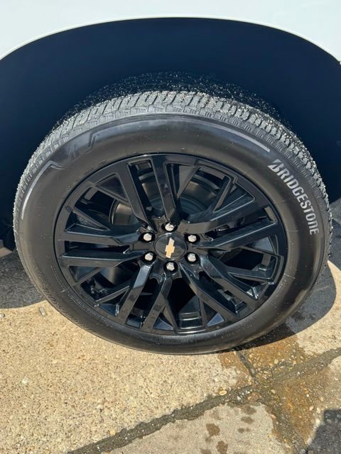 Used 2024 Chevrolet Suburban High Country w/ Advanced Technology Package image 6