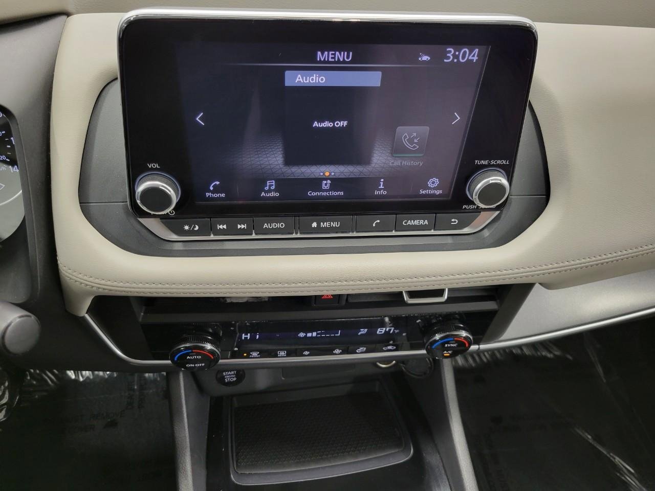 Used 2025 Nissan Rogue SV image 7