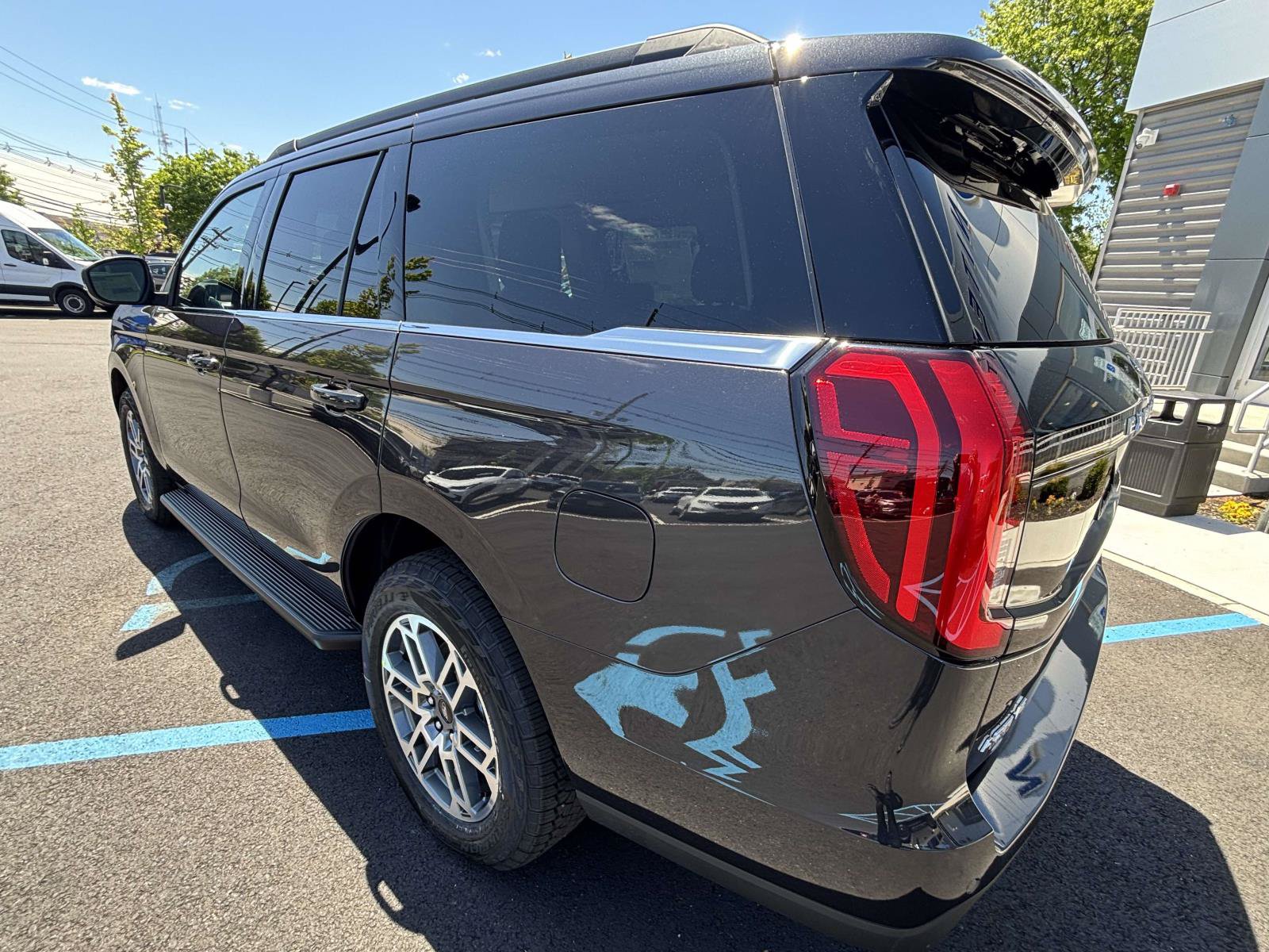 New 2026 Ford Expedition Active AWD/4WD image 7