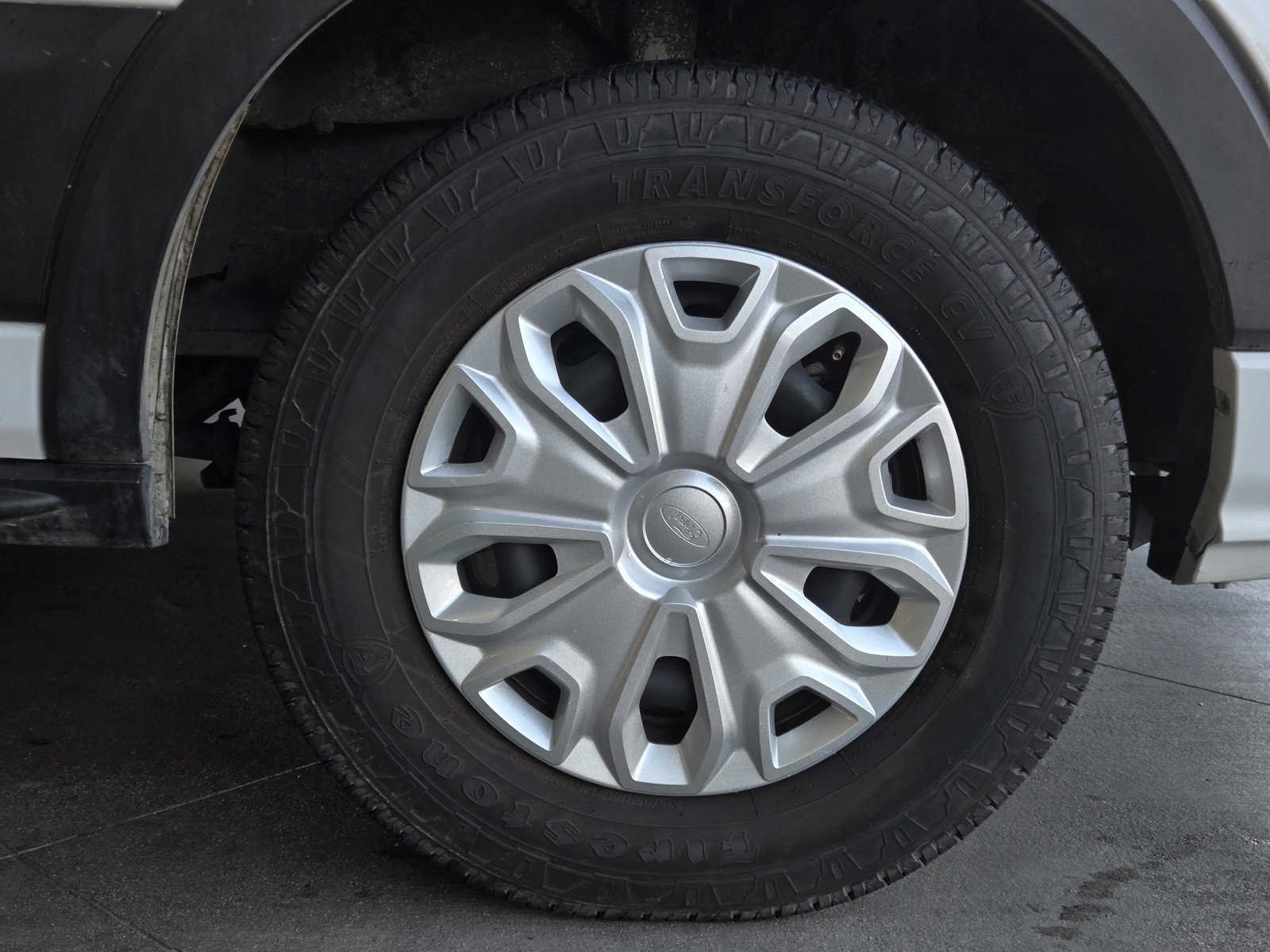 Used 2023 Ford Transit 350 XLT image 5