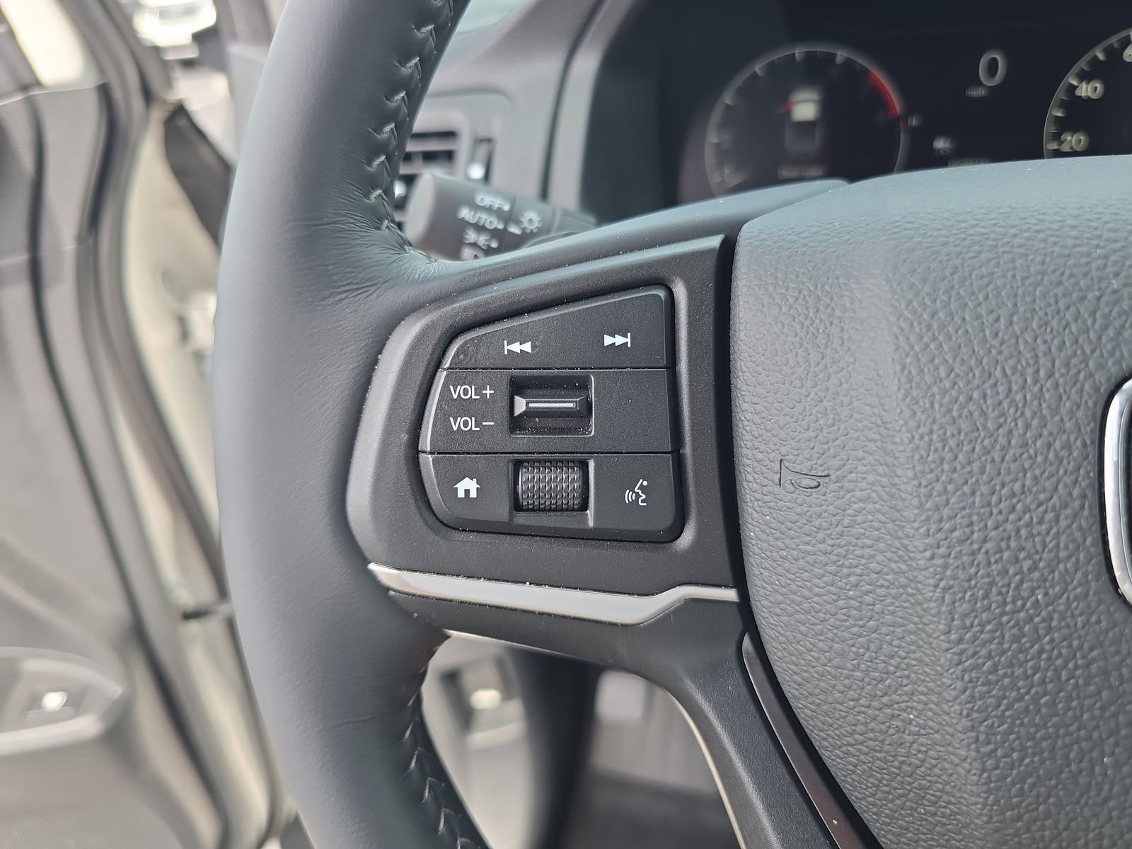 Certified 2025 Honda Ridgeline Sport image 21