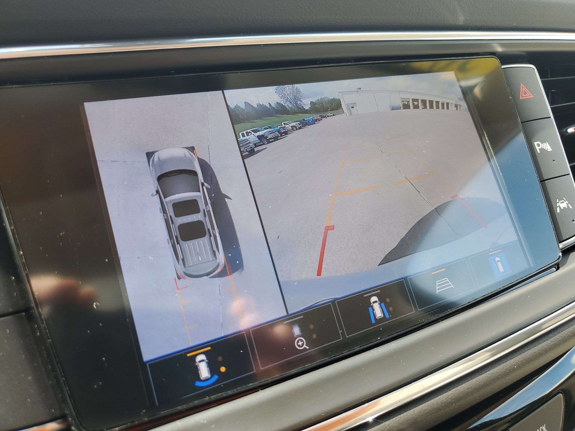 Used 2022 Buick Enclave Avenir AWD/4WD image 23