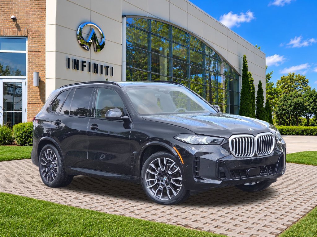 Used 2024 BMW X5 xDrive40i w/ M Sport Package AWD/4WD image 5