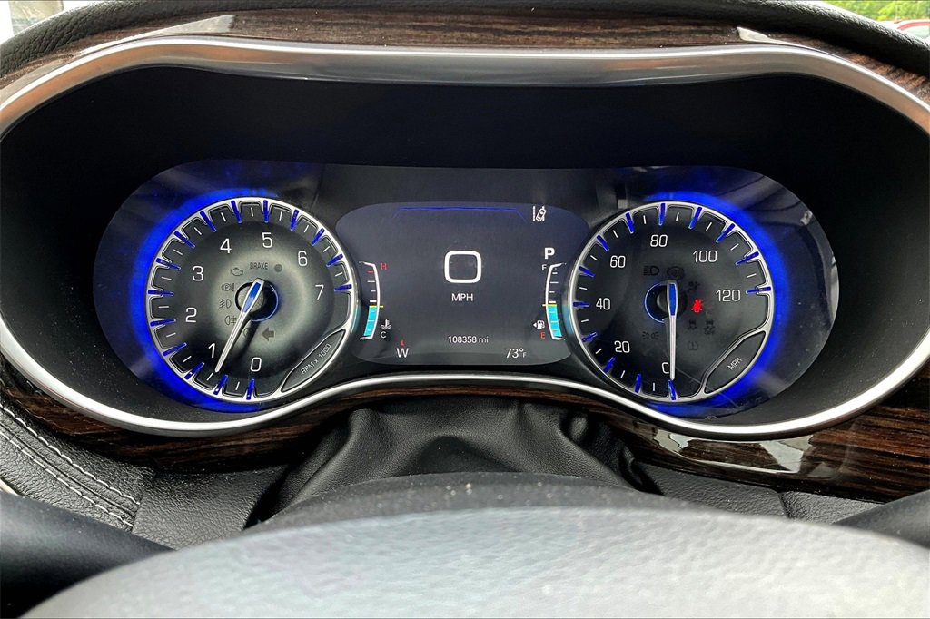 Used 2022 Chrysler Pacifica Limited image 13