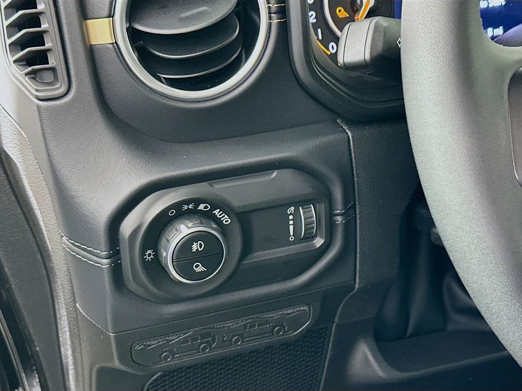 New 2026 Jeep Gladiator Sahara image 15