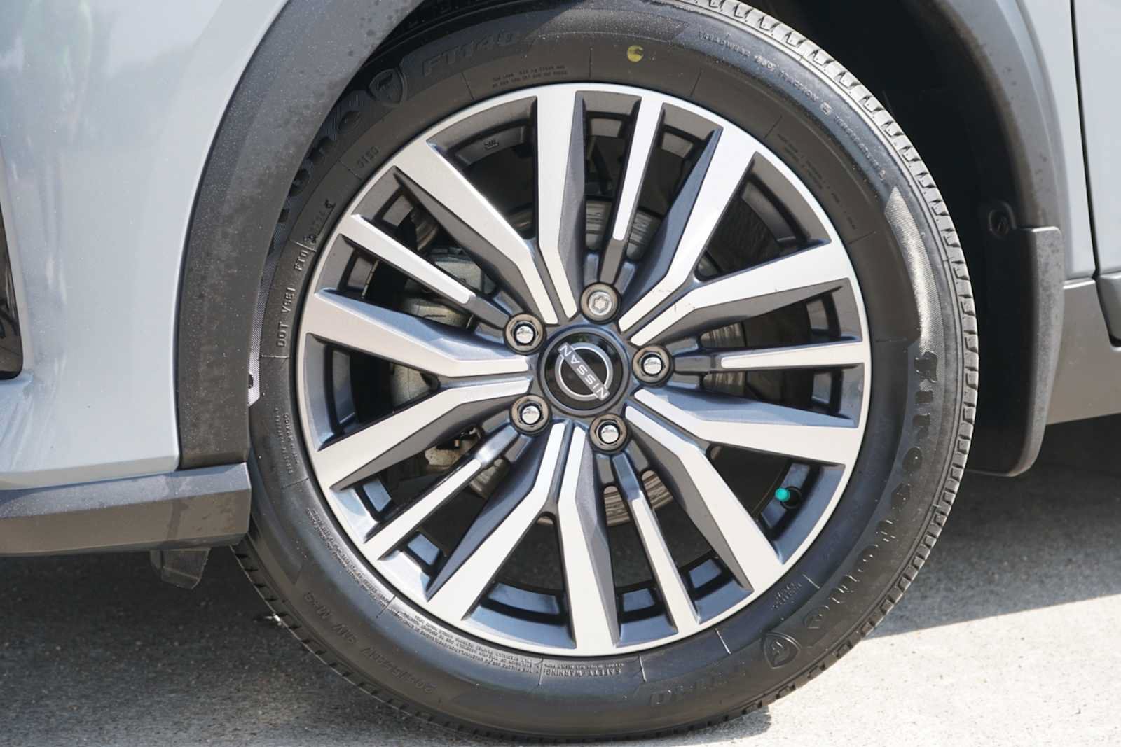 Used 2024 Nissan Kicks SV FWD image 2