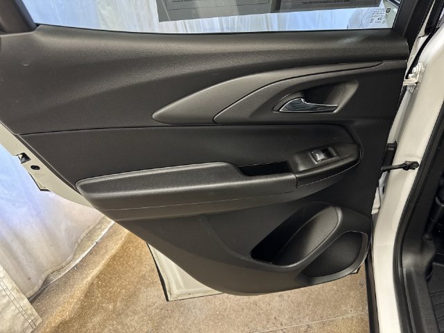 Certified 2022 Chevrolet TrailBlazer RS w/ Sun and Liftgate Package AWD/4WD image 24