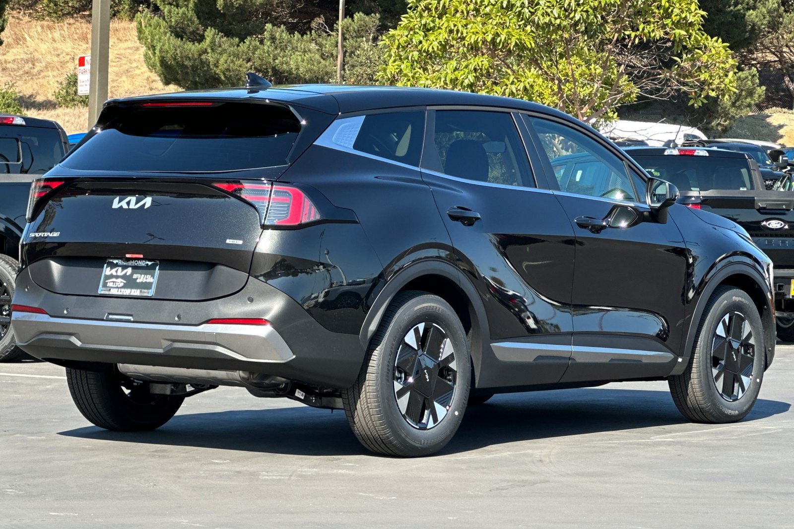 New 2027 Kia Sportage LX FWD image 4