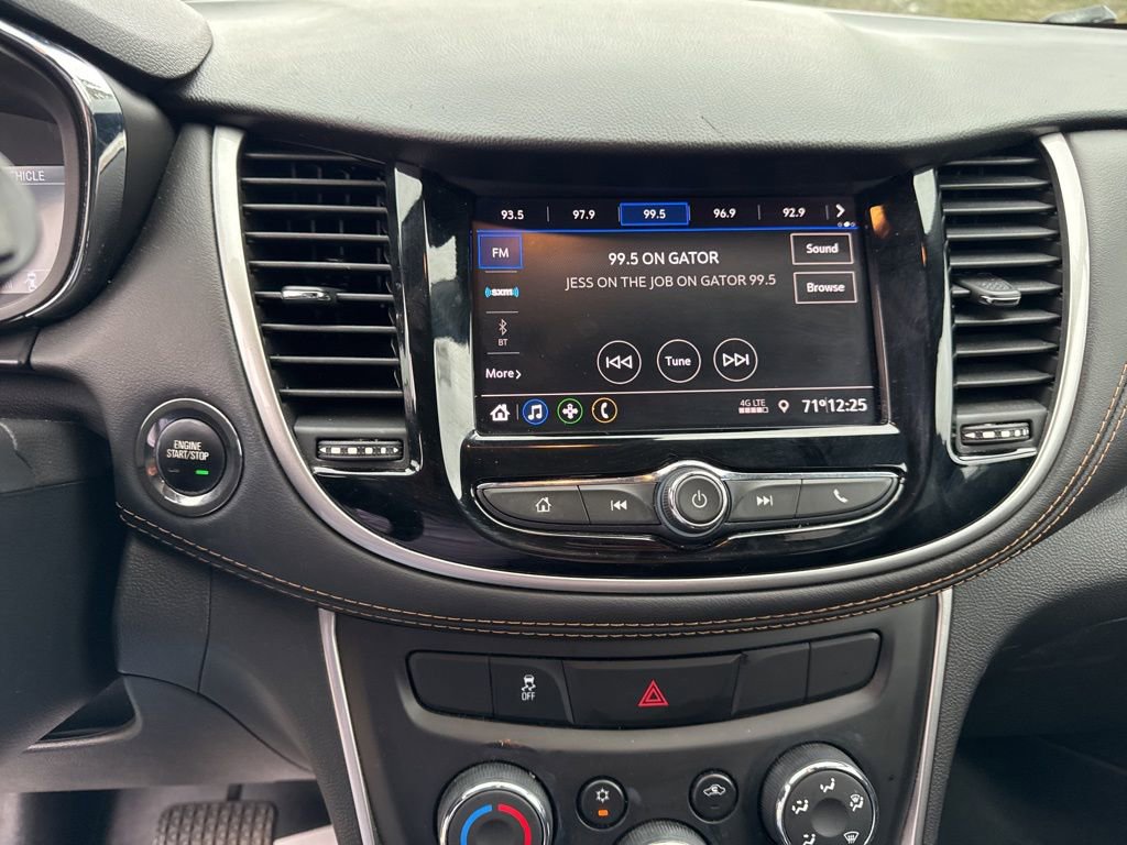 Used 2021 Chevrolet Trax LT w/ Sport Edition image 17