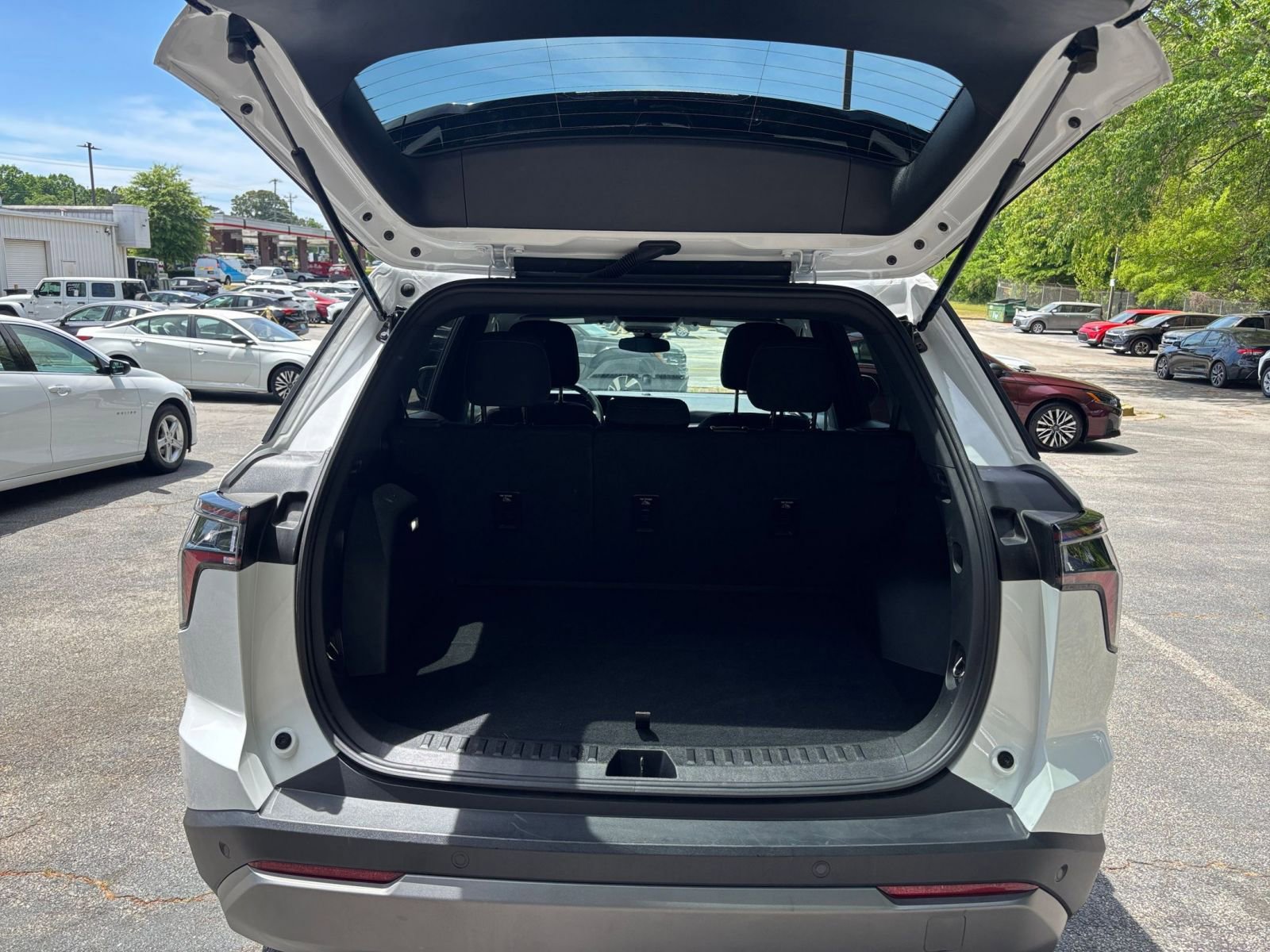Used 2025 Chevrolet Equinox LT FWD image 32
