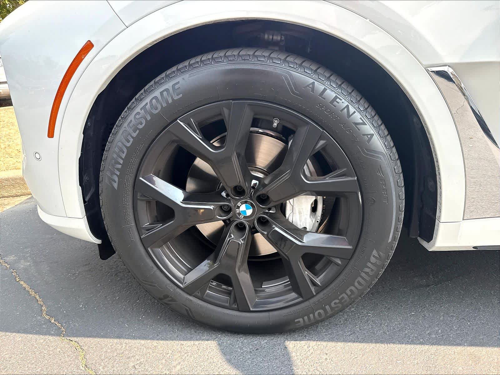 Used 2025 BMW X7 xDrive40i w/ Premium Package AWD/4WD image 33