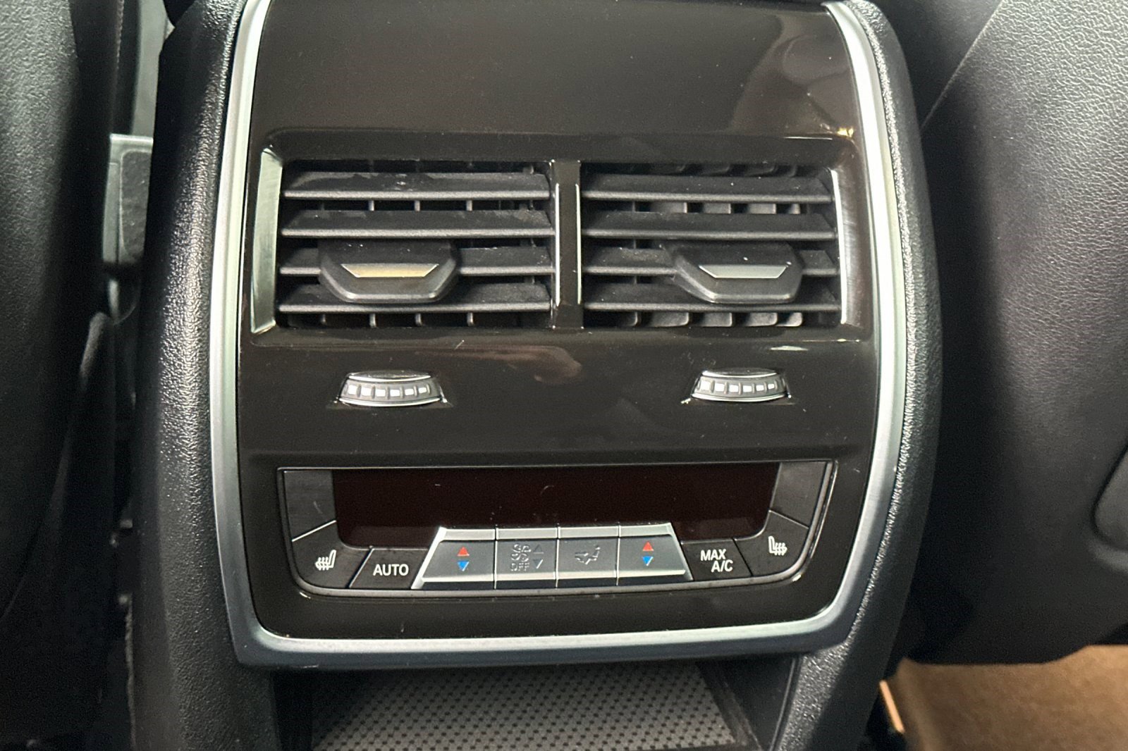 Certified 2023 BMW X7 xDrive40i w/ Premium Package image 15