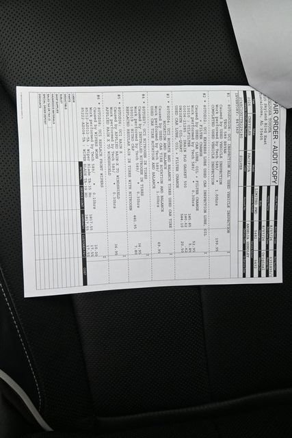 Used 2026 Chrysler Pacifica Limited FWD image 5