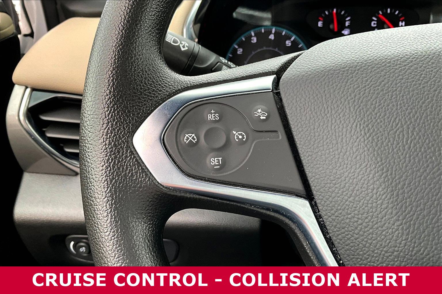 Used 2023 Chevrolet Traverse LS image 12