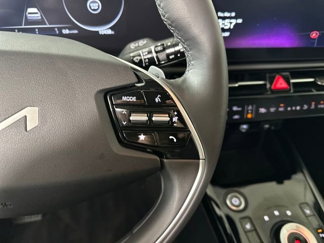 Used 2025 Kia Niro Wind w/ Wind Preserve Package image 16