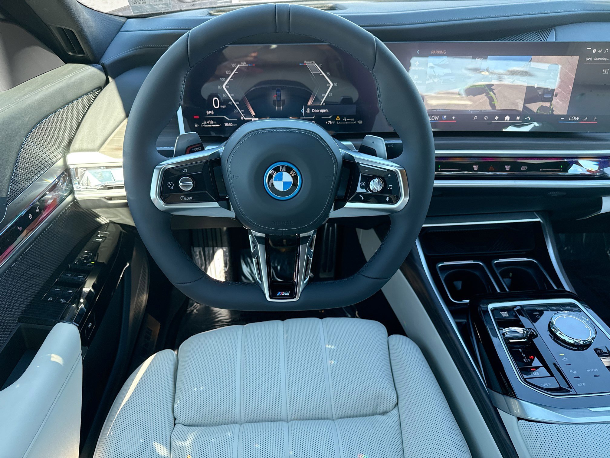 New 2026 BMW 750e xDrive image 17