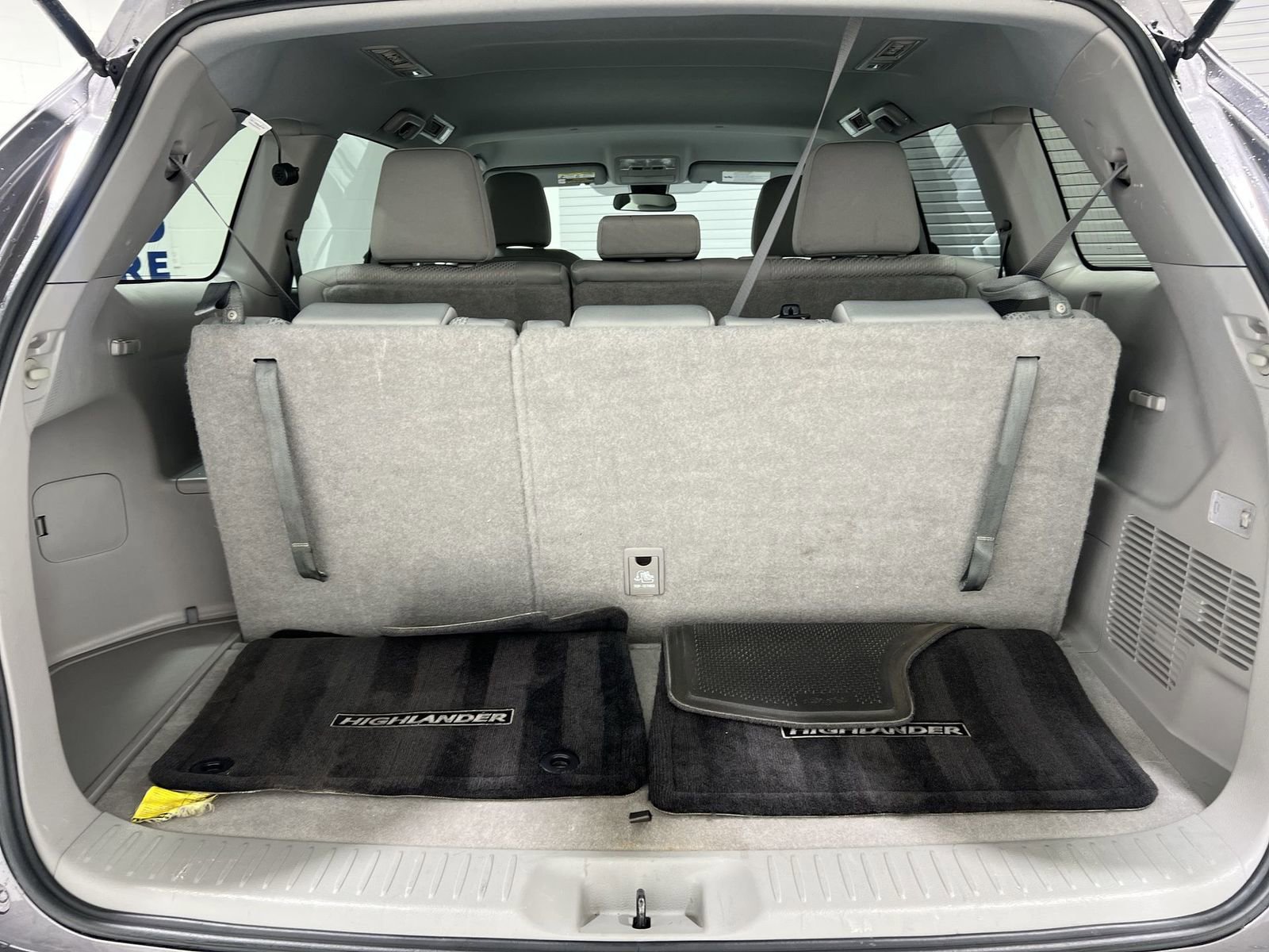 Used 2018 Toyota Highlander LE image 23