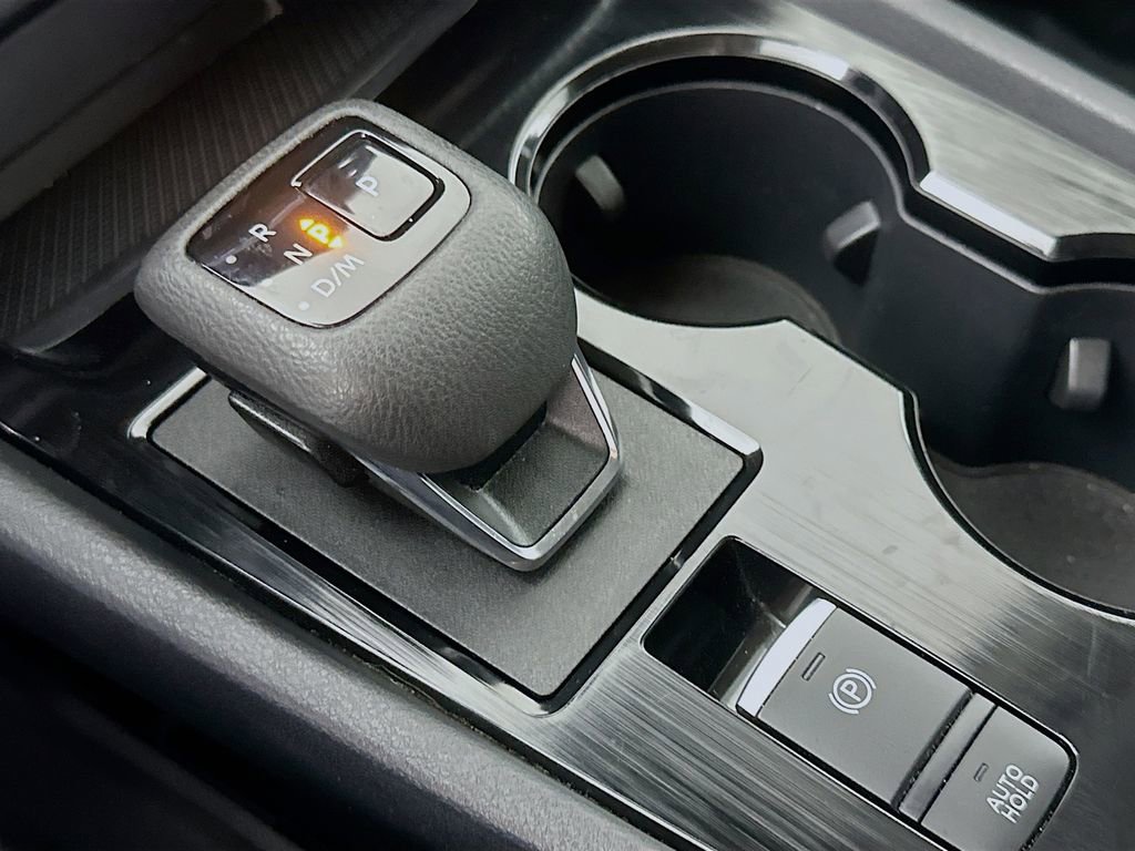 Used 2024 Nissan Rogue S image 30