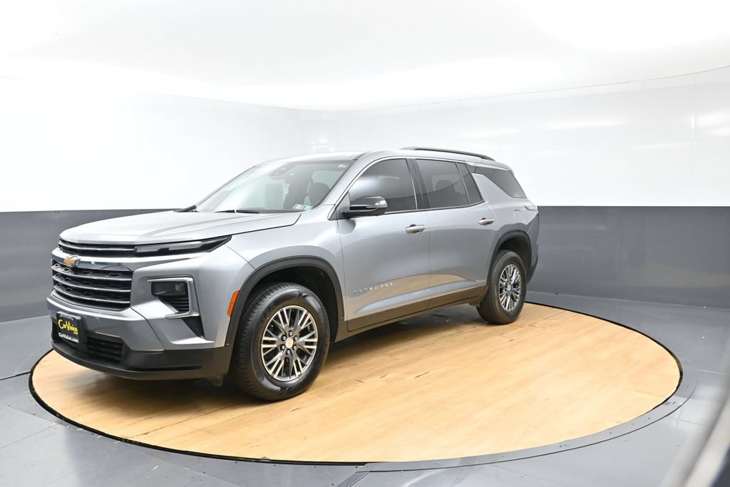 Used 2024 Chevrolet Traverse LT FWD image 5