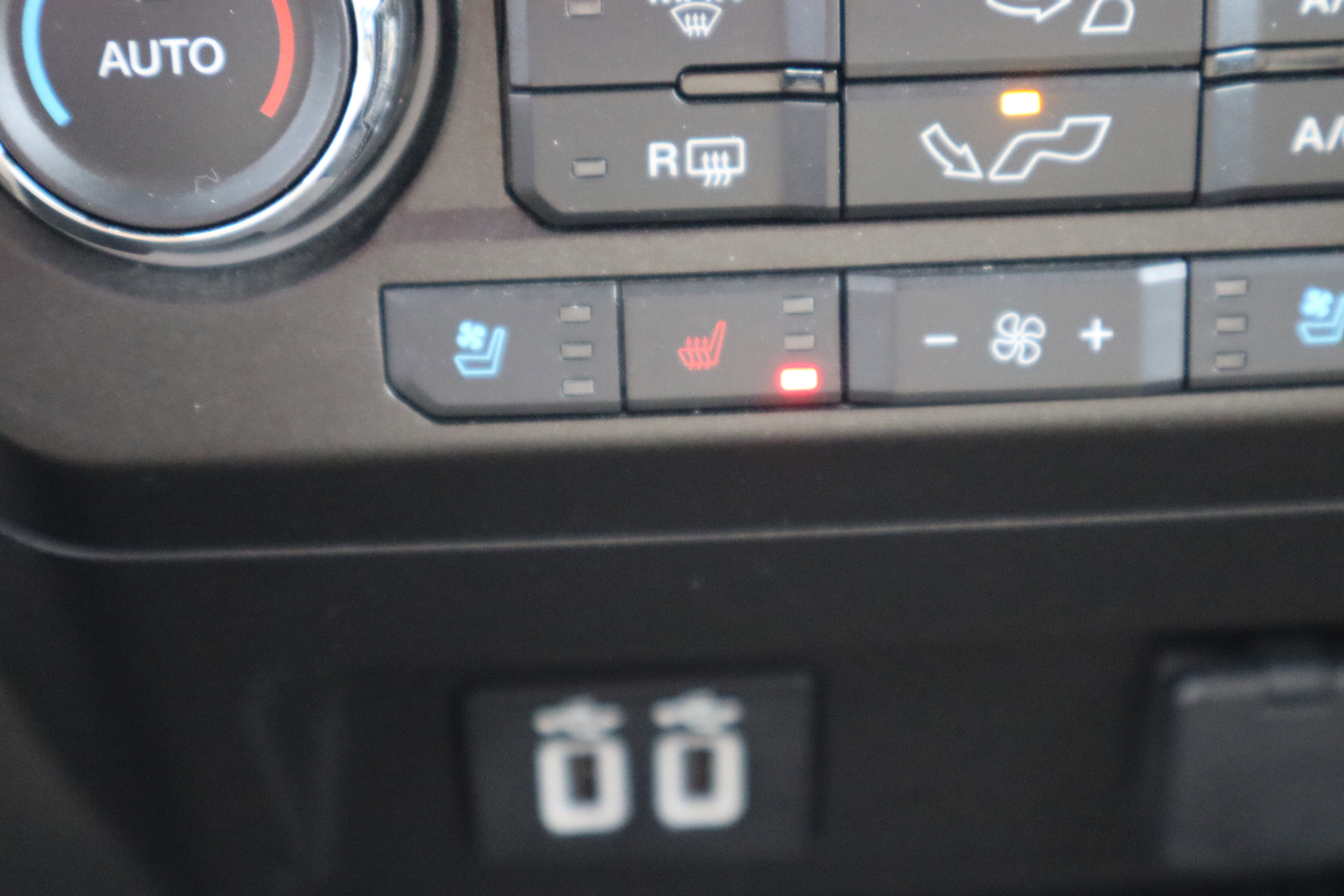 Used 2020 Ford F150 Lariat w/ Equipment Group 501A Mid image 23